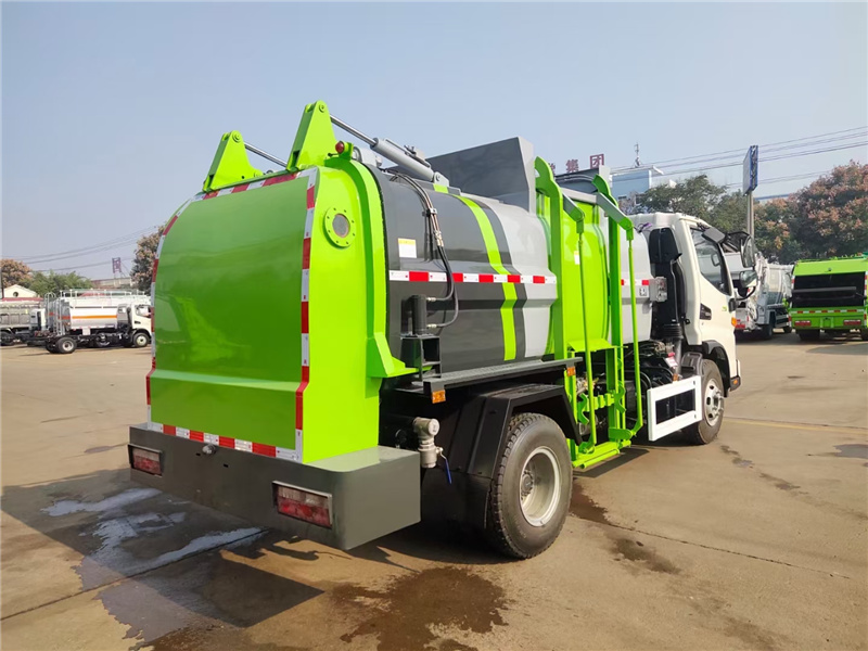 江淮7方餐廚垃圾車(chē)（方罐）